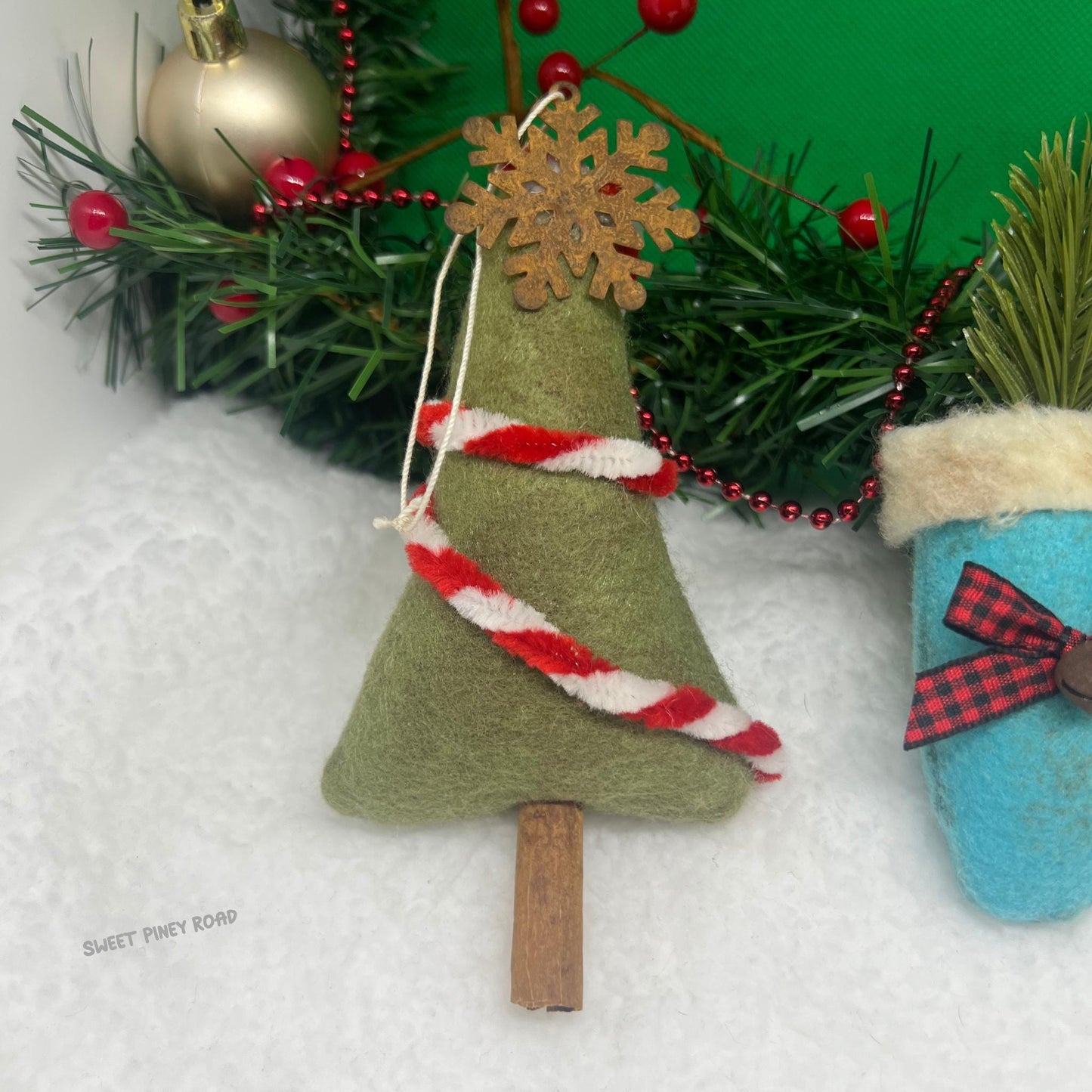 Rustic Primitive Snowman Ornament Set, Vintage Christmas Decor, Handmade Winter Mittens Tree Ornaments, Farmhouse Style Christmas Decoration
