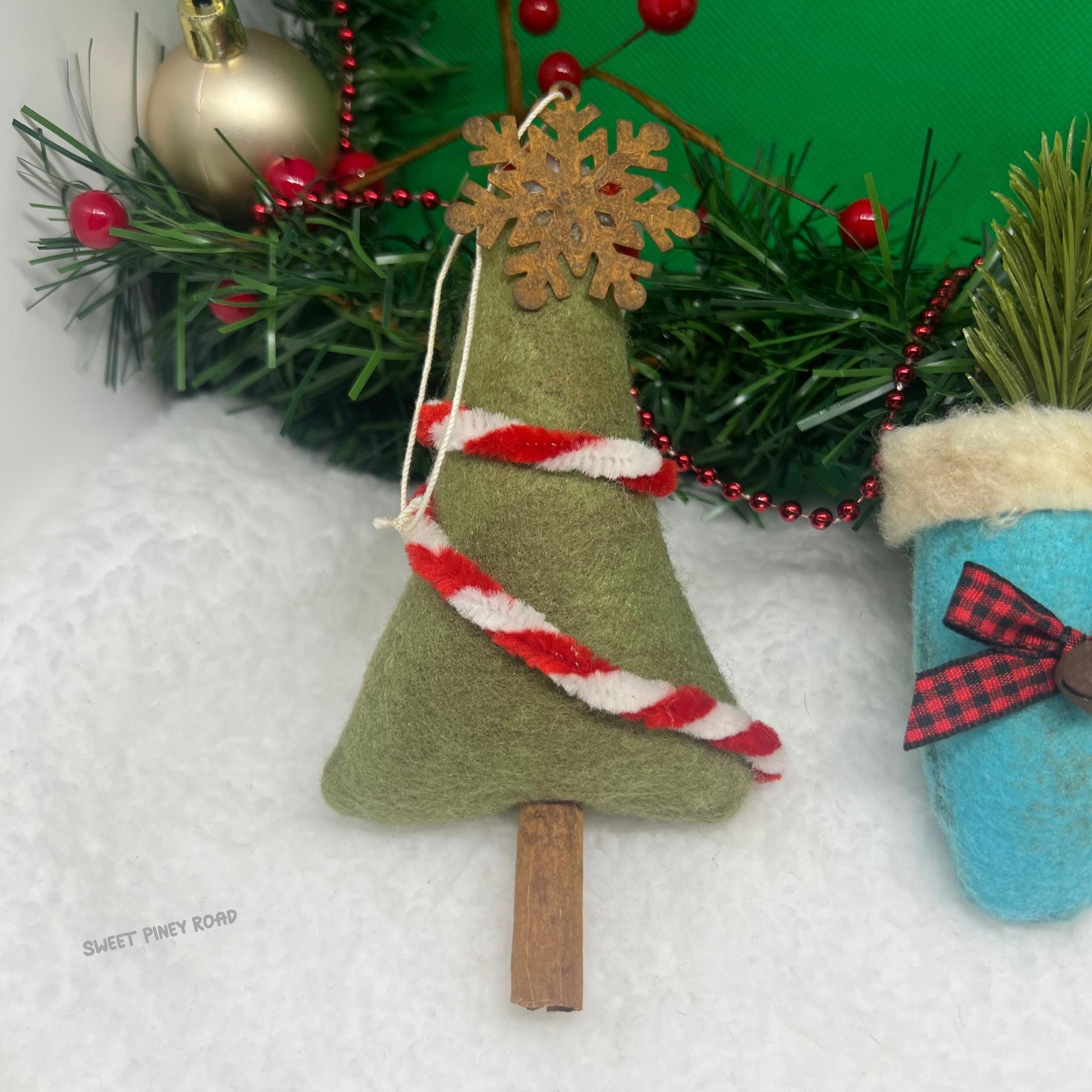 Rustic Primitive Snowman Ornament Set, Vintage Christmas Decor, Handmade Winter Mittens Tree Ornaments, Farmhouse Style Christmas Decoration