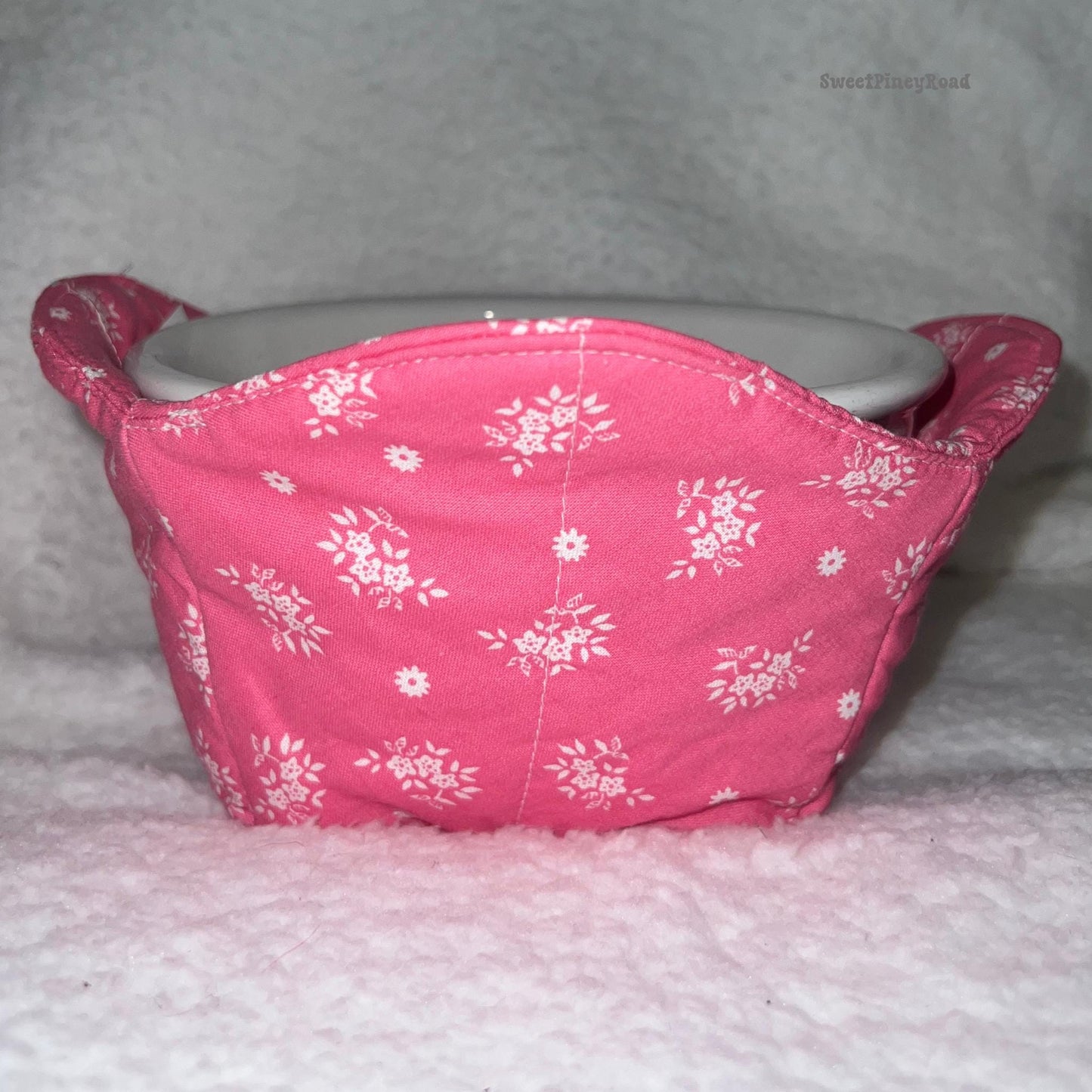 Pink Floral Flower Cotton Bowl Cozy - Microwave Safe Soup Holder, Women's Kitchen Decor, Cottagecore House Gift, Reusable Fabric Bowl Cover