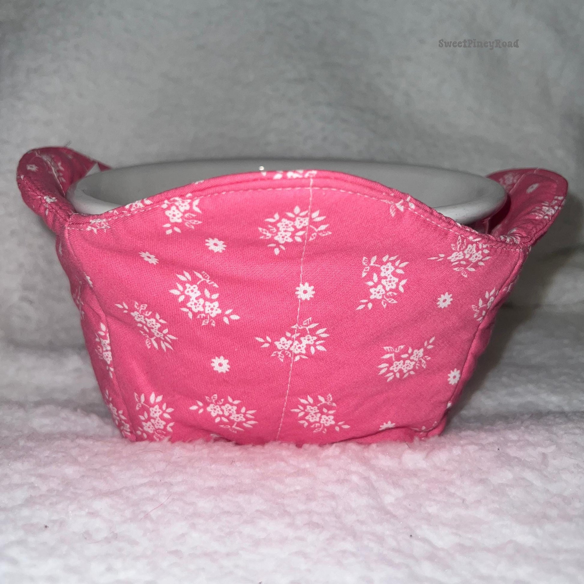 Pink Floral Flower Cotton Bowl Cozy - Microwave Safe Soup Holder, Women's Kitchen Decor, Cottagecore House Gift, Reusable Fabric Bowl Cover