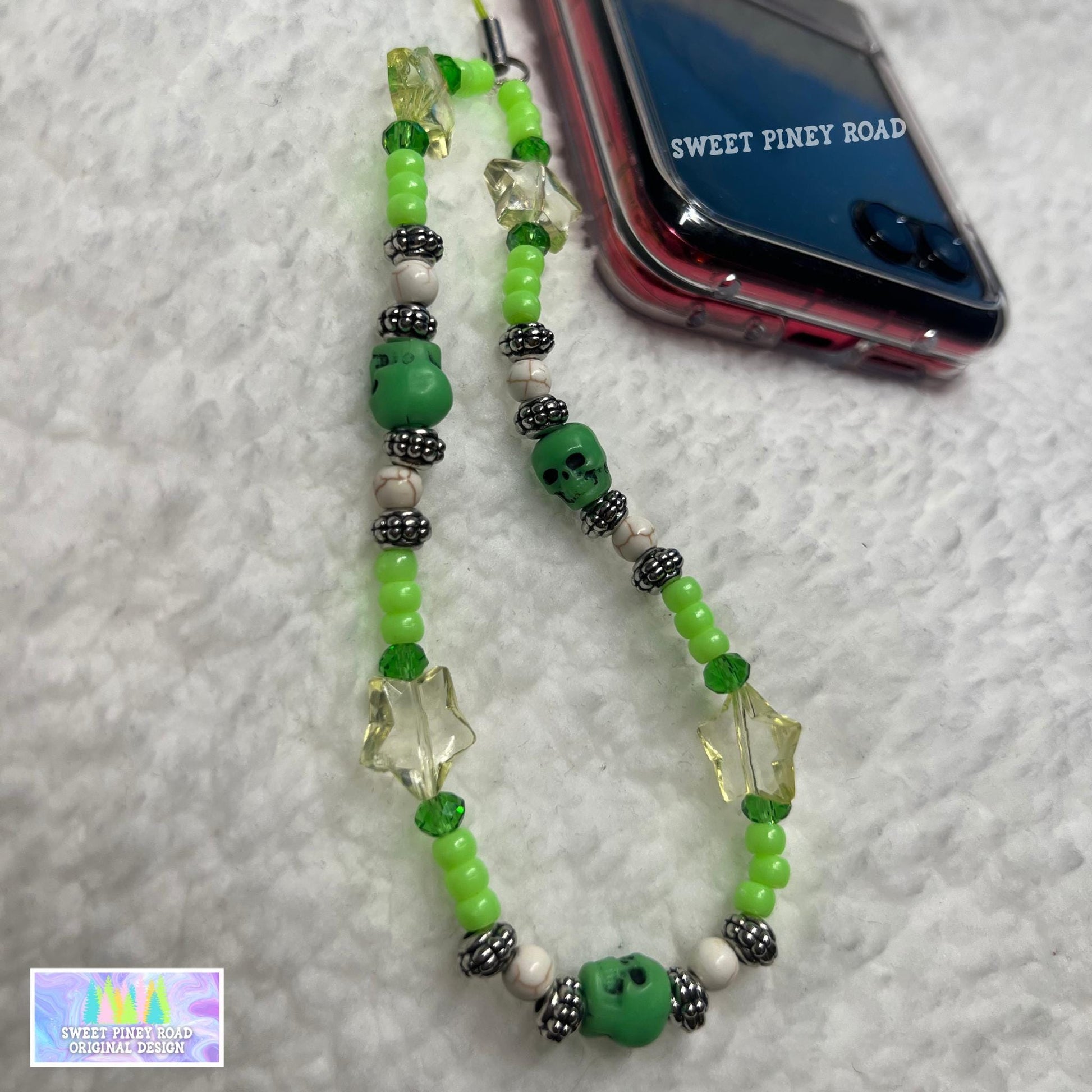 Green Skull Phone Charm Strap, Universal Fit, Phone Carrying Wrist Strap, Hands-Free Wrist Grip, Cute Girly Skulls Gothic Vibes Straps Gift