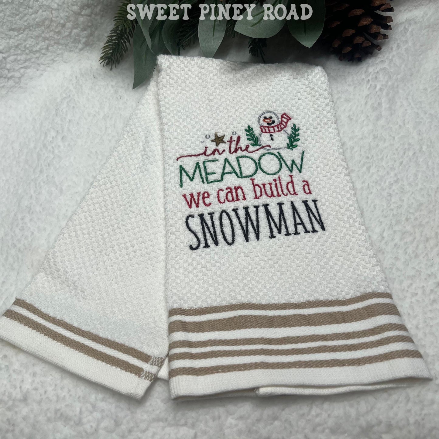 Snowman Embroidered Towel, Personalized Christmas Bath Towel, Custom Holiday Wash Cloth, Cute Winter Farmhouse Decor, Cozy Snow Hostess Gift