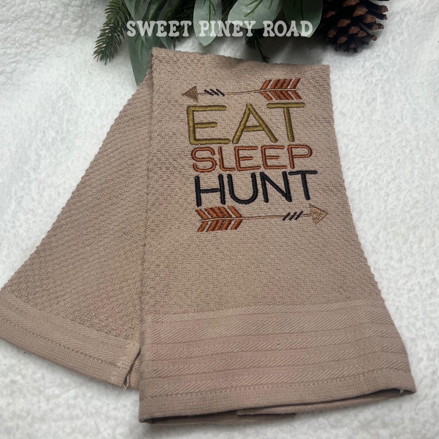 Hunting Embroidered Towel, Personalized Hunters Bath Towel, Birthday Gift, Housewarming Gift, Outdoorsmen Custom Wash Cloth, Mens Bath Decor