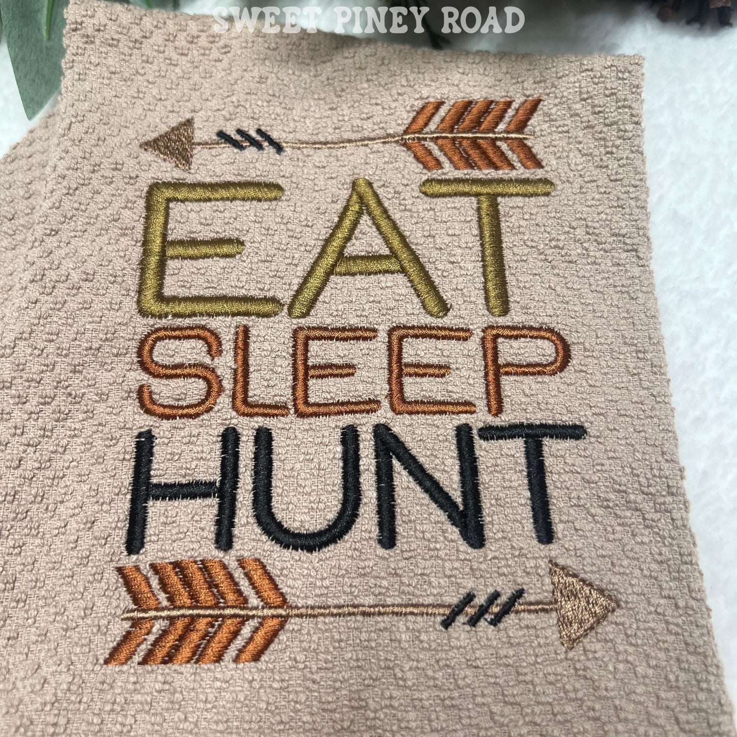 Hunting Embroidered Towel, Personalized Hunters Bath Towel, Birthday Gift, Housewarming Gift, Outdoorsmen Custom Wash Cloth, Mens Bath Decor