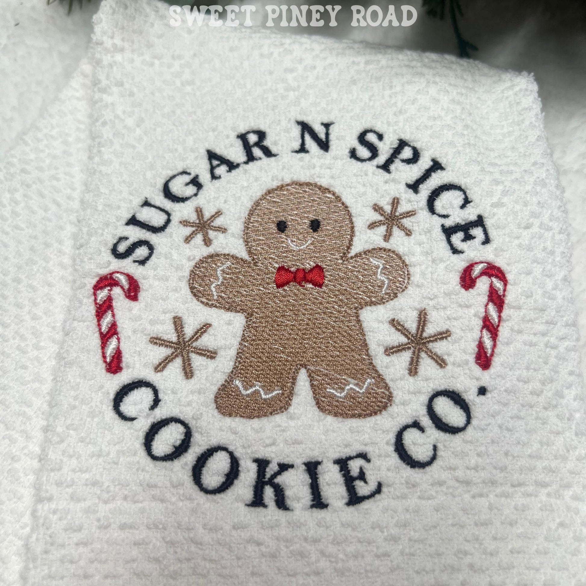 Gingerbread Cookie Embroidered Towel, Personalized Christmas Bath Towel, Baker Gift, Holiday Custom Wash Cloth Present, Cute Farmhouse Decor