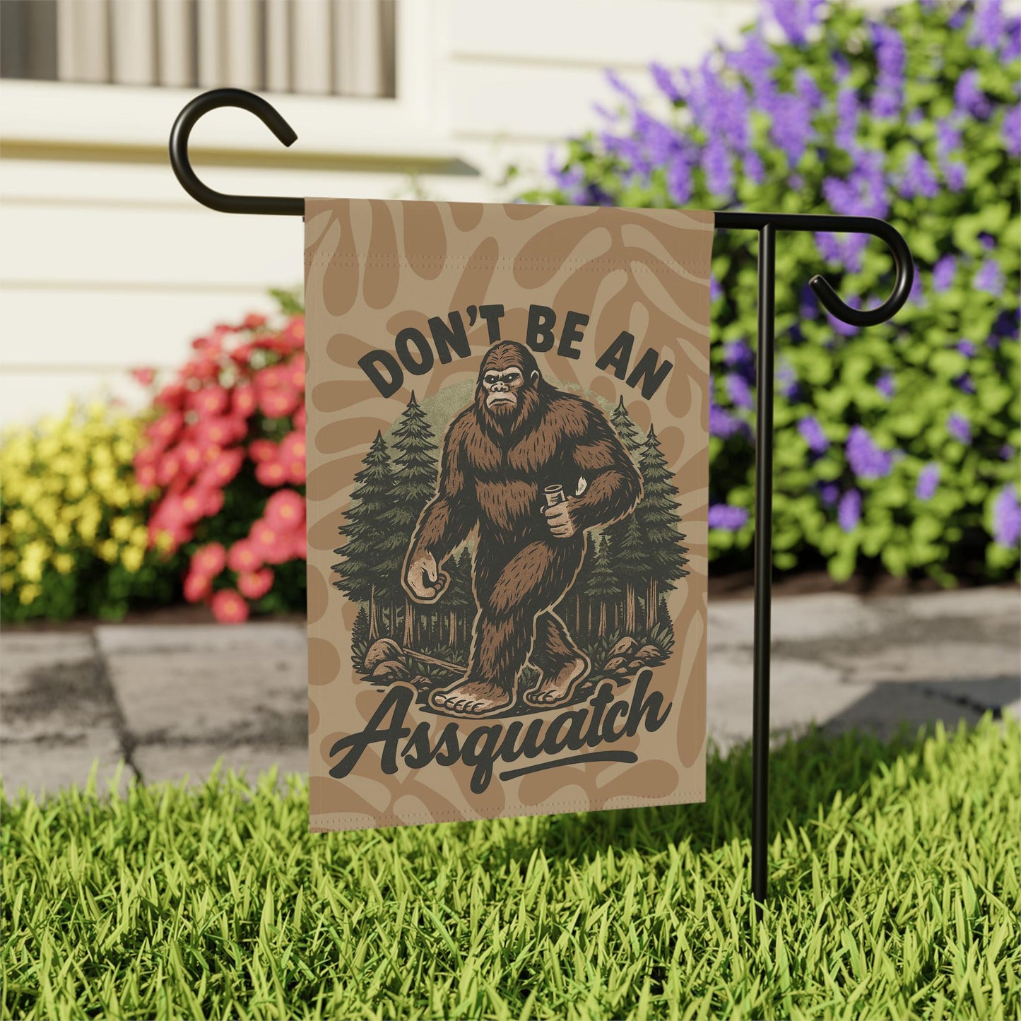 Assquatch Garden Flag, Funny Sasquatch Yard Banner, Outdoors Waterproof Gag Gift Decor, Hilarious Spring Decoration