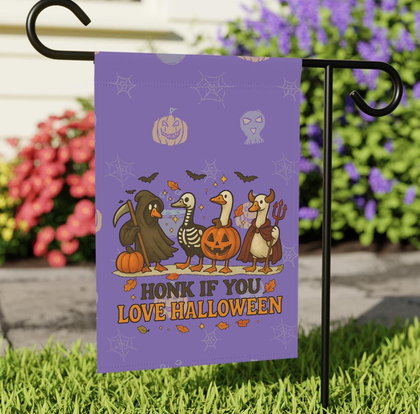 Halloween Goose Yard Flag, Adorable Spooky Ducks Garden Banner, Funny Fall Decor for Outside, Waterproof Vintage Costumes