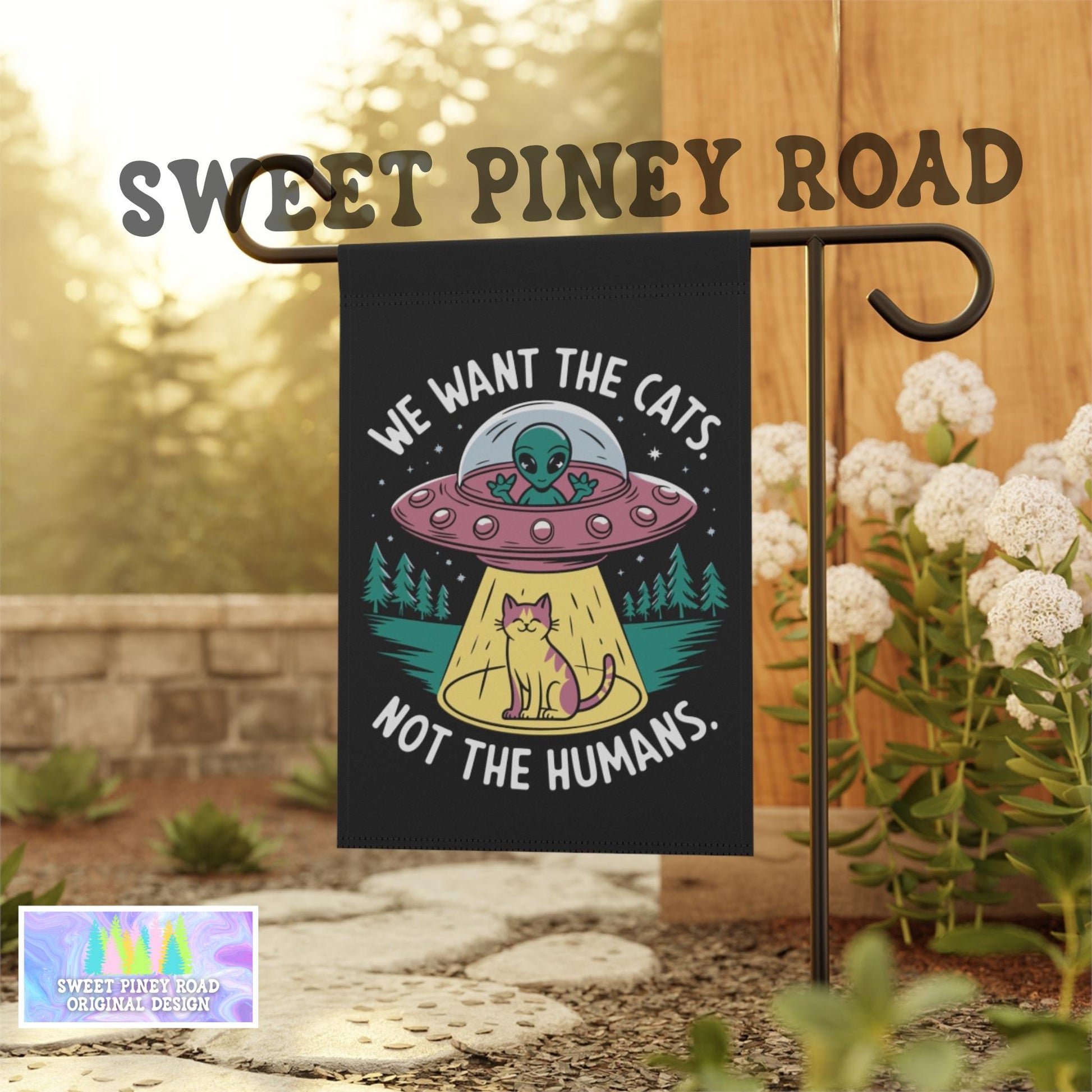 Funny Cat Yard Flag Alien Abduction Decor, We Want The Cats Not Humans, UFO Garden Outdoor Decoration, Cat Lover Gift Banner