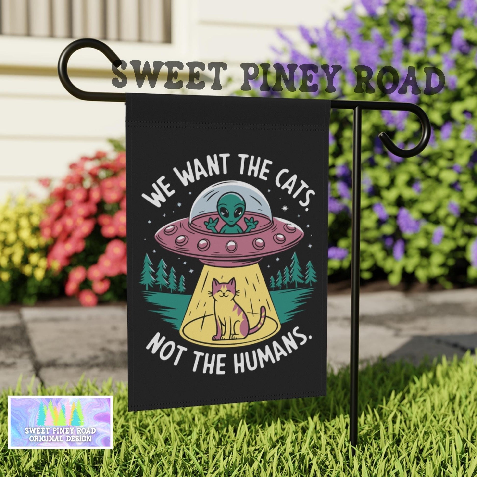 Funny Cat Yard Flag Alien Abduction Decor, We Want The Cats Not Humans, UFO Garden Outdoor Decoration, Cat Lover Gift Banner