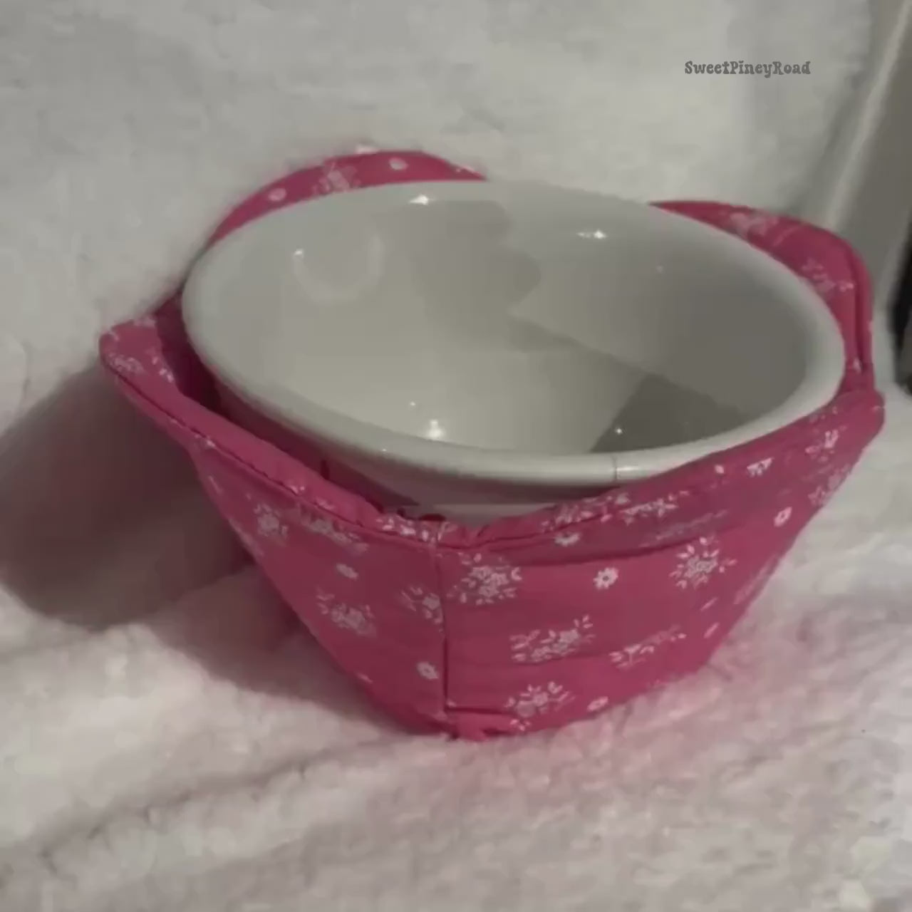 Pink Floral Flower Cotton Bowl Cozy - Microwave Safe Soup Holder, Women's Kitchen Decor, Cottagecore House Gift, Reusable Fabric Bowl Cover